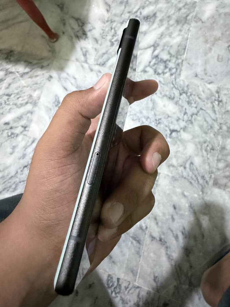 Google Pixel 6a 5