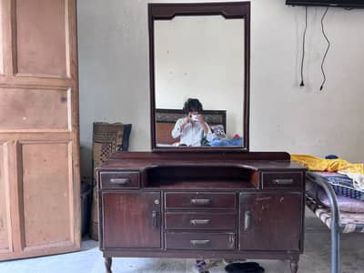 Dressing table