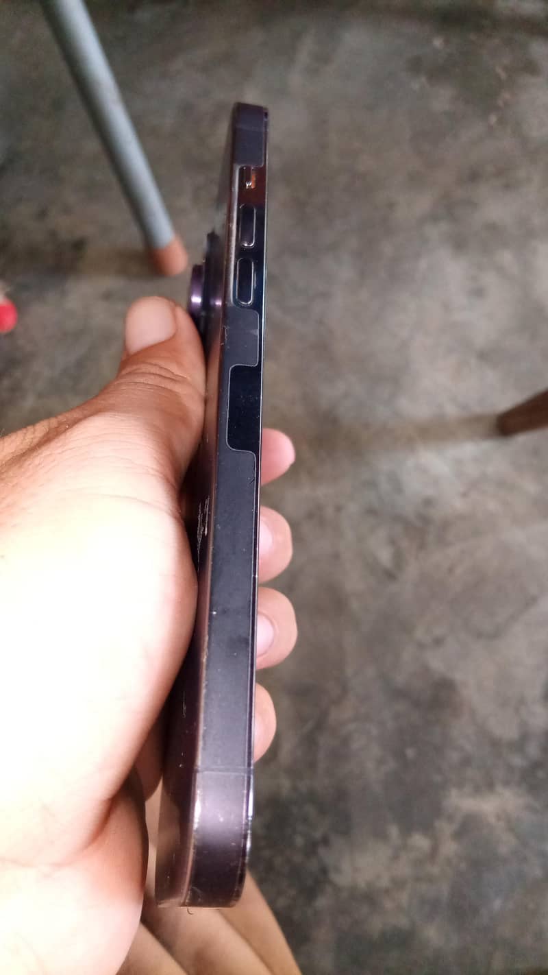 Apple iPhone 14 Pro Max 1