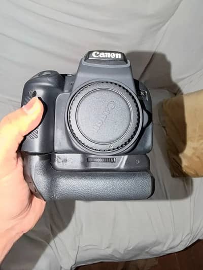 Canon EOS 800D DSLR Camera with 18-55mm Lens