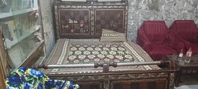 عنوان: بیڈروم بیڈ برائے فروخت — صرف بیڈ، گدا شامل نہیں