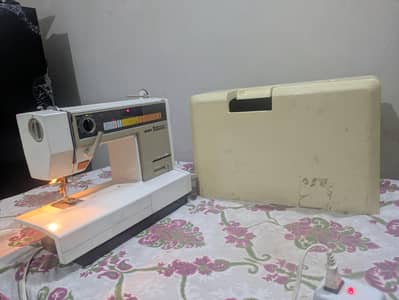 Juki Flora Deluxe 5500 Sewing Machine