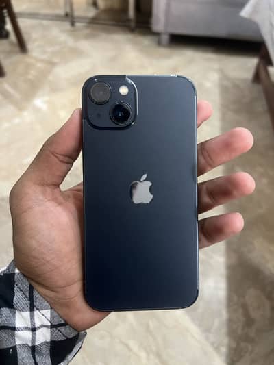 Apple iPhone 13