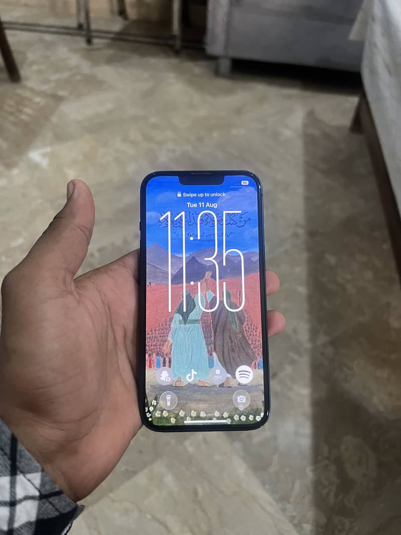 Apple iPhone 13 2
