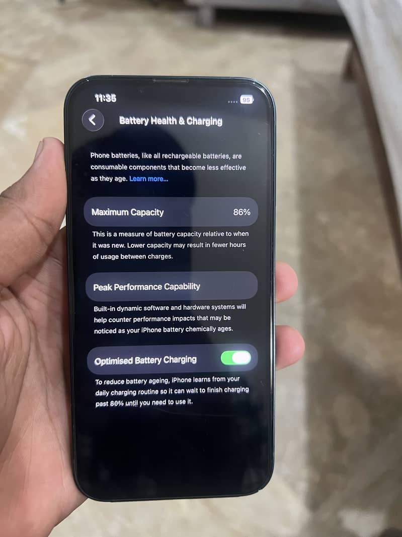 Apple iPhone 13 4