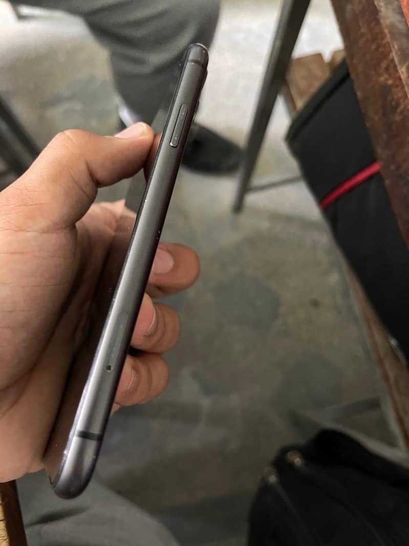 Apple iPhone 11 0