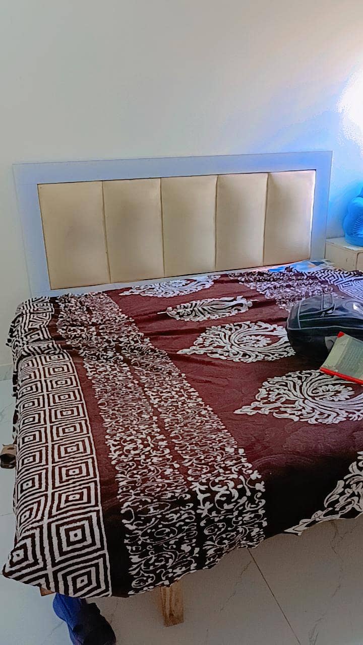 Bed double 0