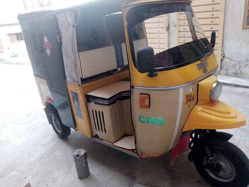 Auto CNG Rickshaw 3