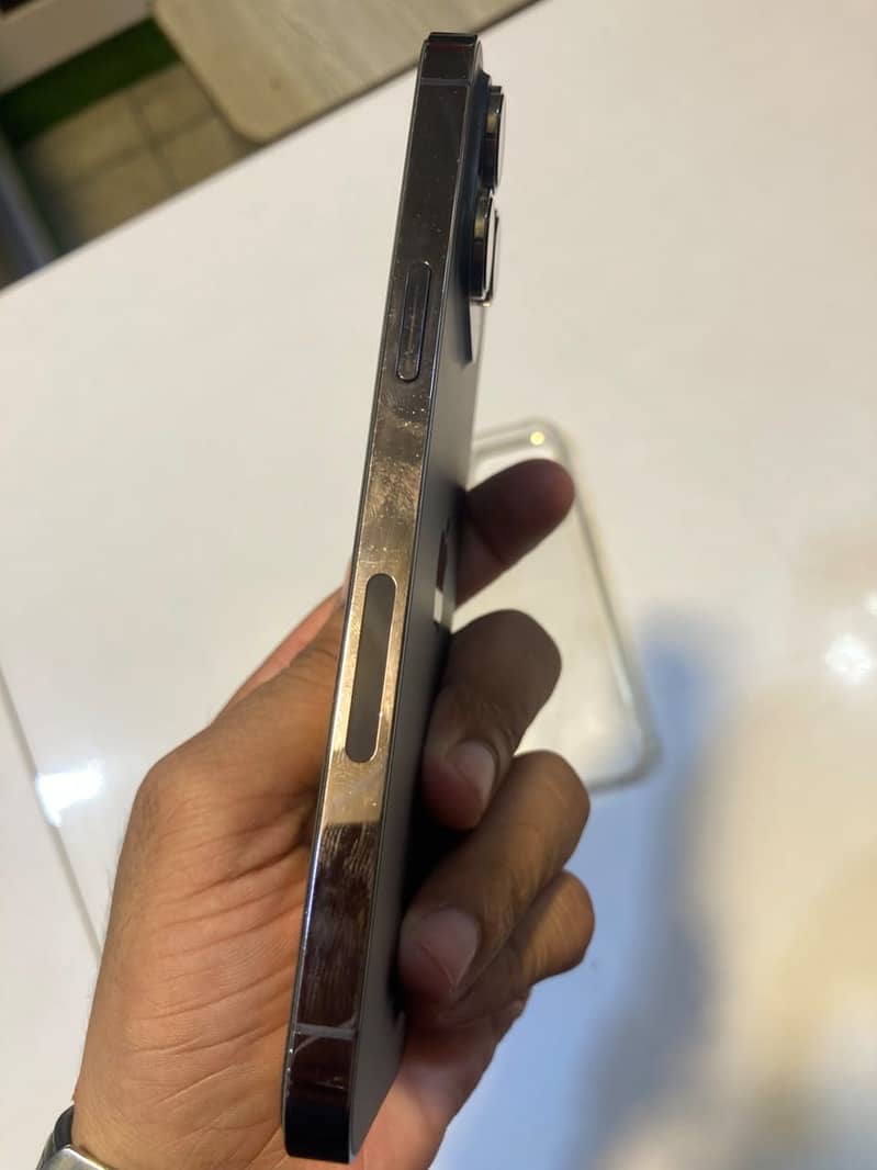Apple iPhone 14 Pro Max 2