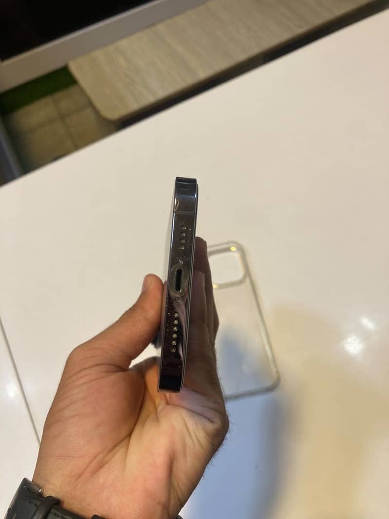 Apple iPhone 14 Pro Max 3