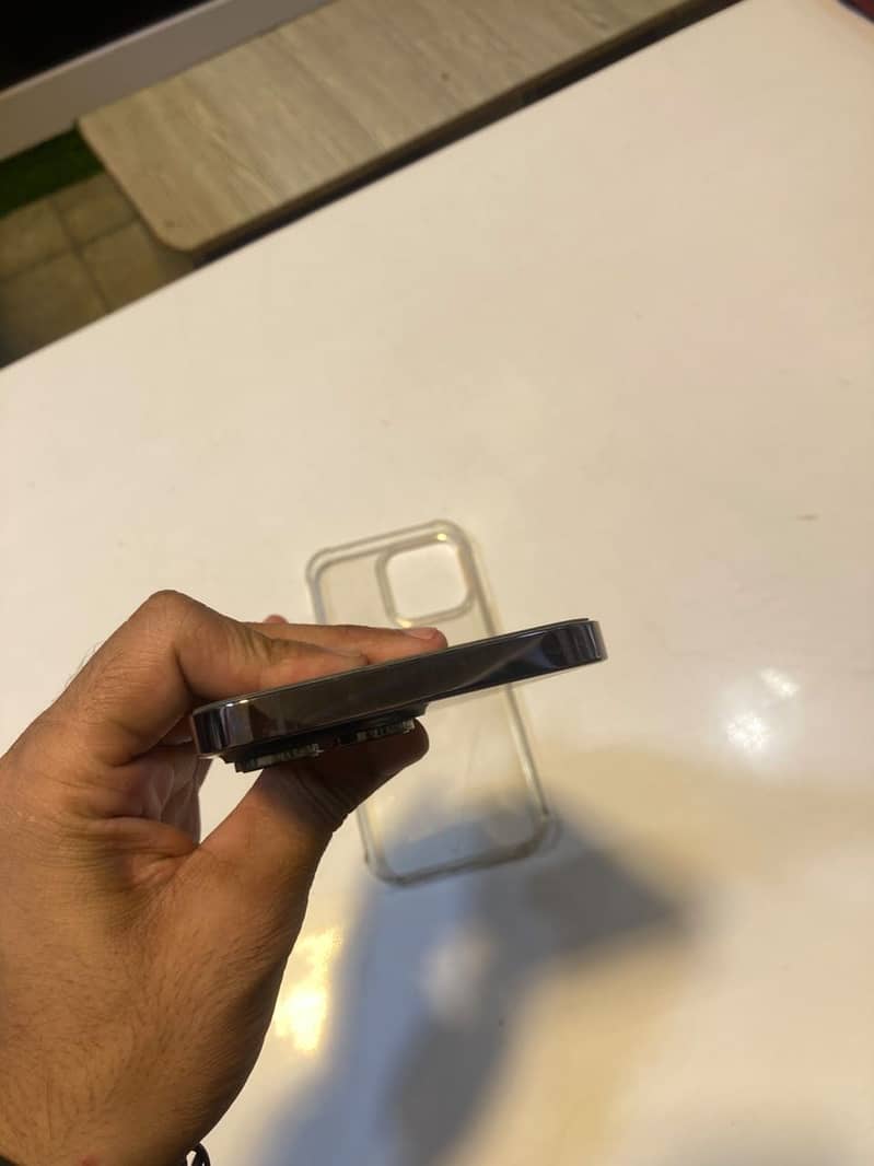 Apple iPhone 14 Pro Max 5