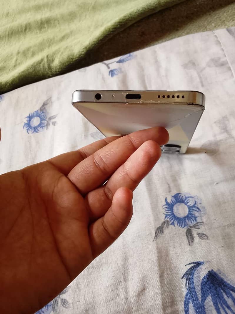 Tecno CAMON 20 Pro 5
