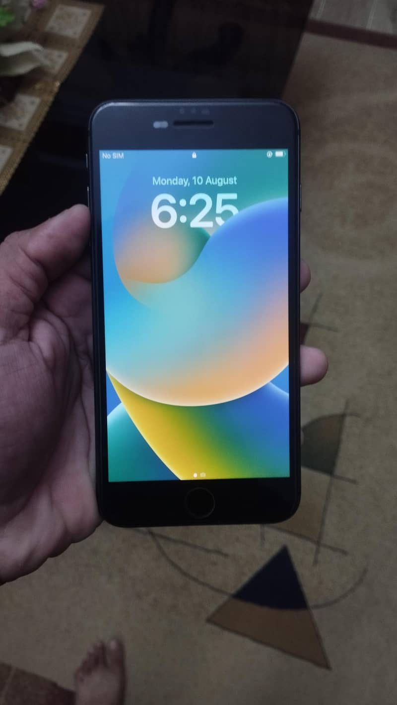 Apple iPhone 8 Plus 0