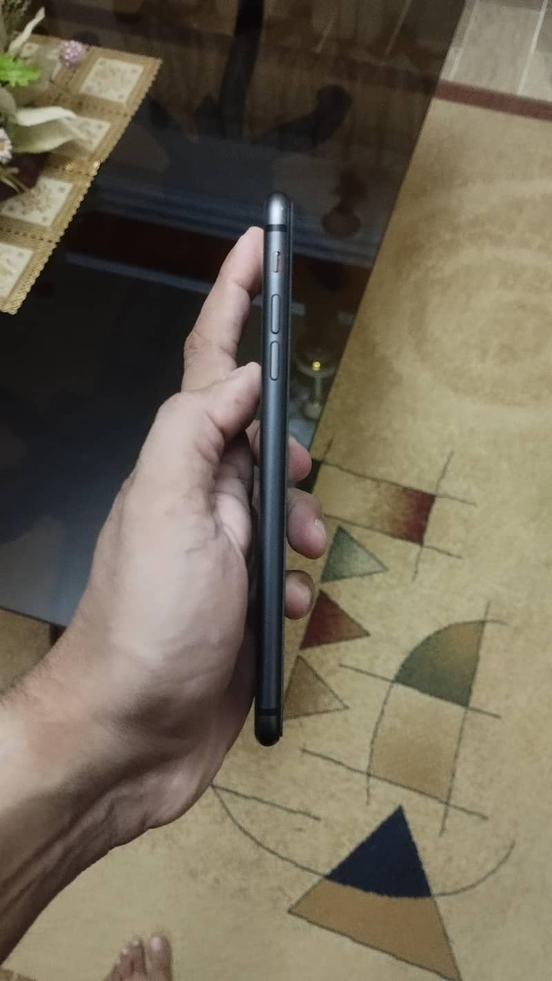 Apple iPhone 8 Plus 1