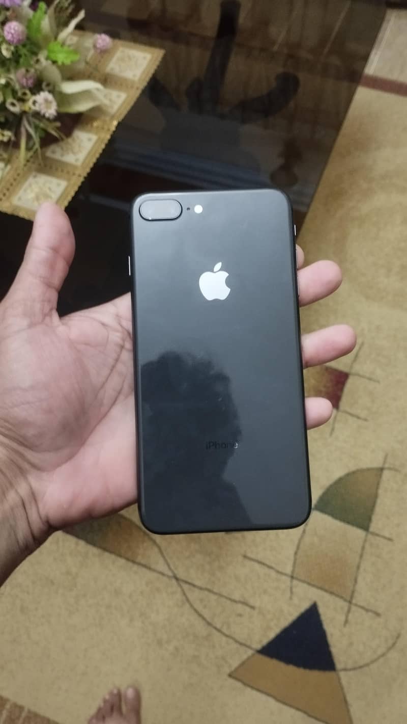 Apple iPhone 8 Plus 5