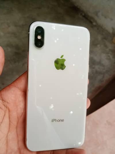 iPhone X 64GB sale ke liye available hai.