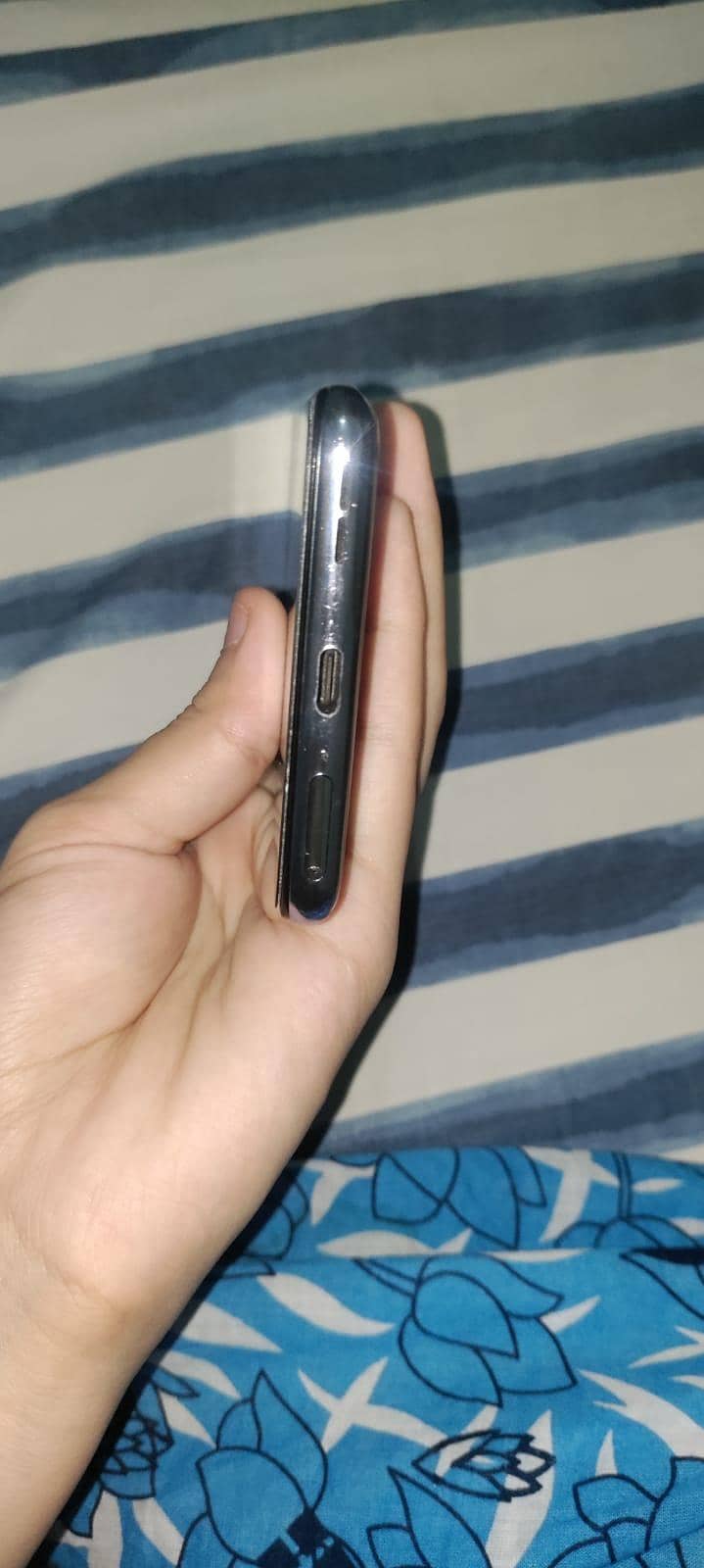 One Plus 9 5G 4