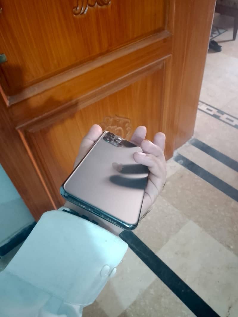 Apple iPhone 11 Pro Max 5