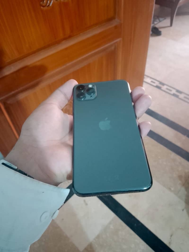 Apple iPhone 11 Pro Max 8