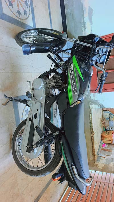 Urgent Deluxe for sale 2010 model islamabad number