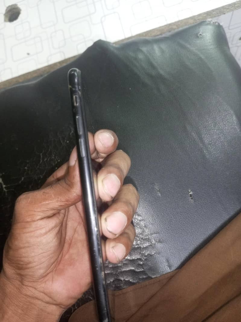 Apple iPhone 7 Plus 1