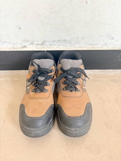 Safety Shoes for urgent sales