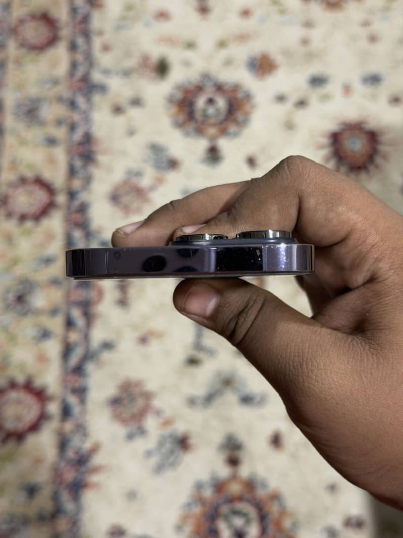 Apple iPhone 14 Pro 1
