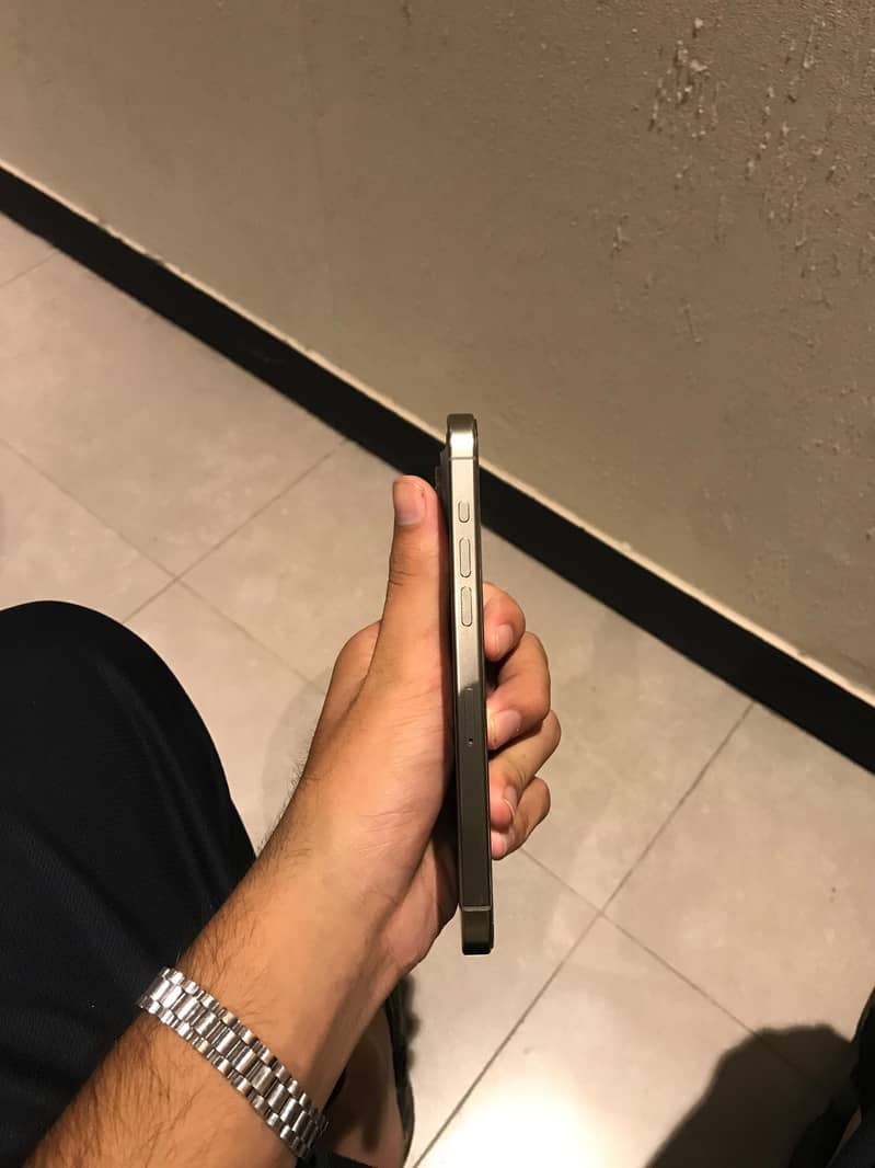 Iphone 15 pro max fu 2