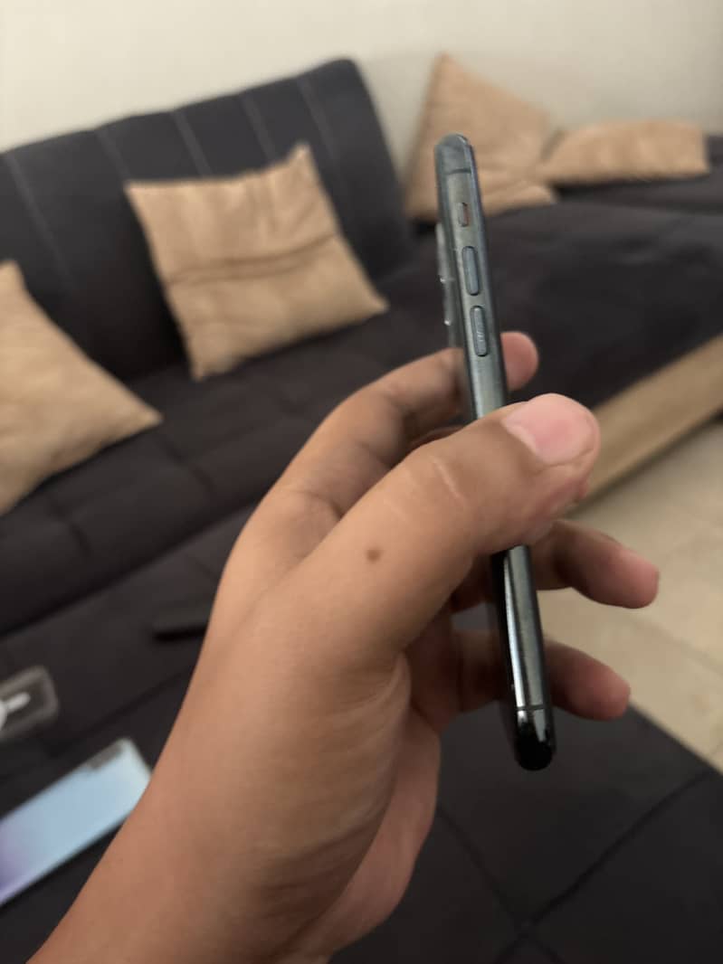 Apple iPhone 11 Pro 2