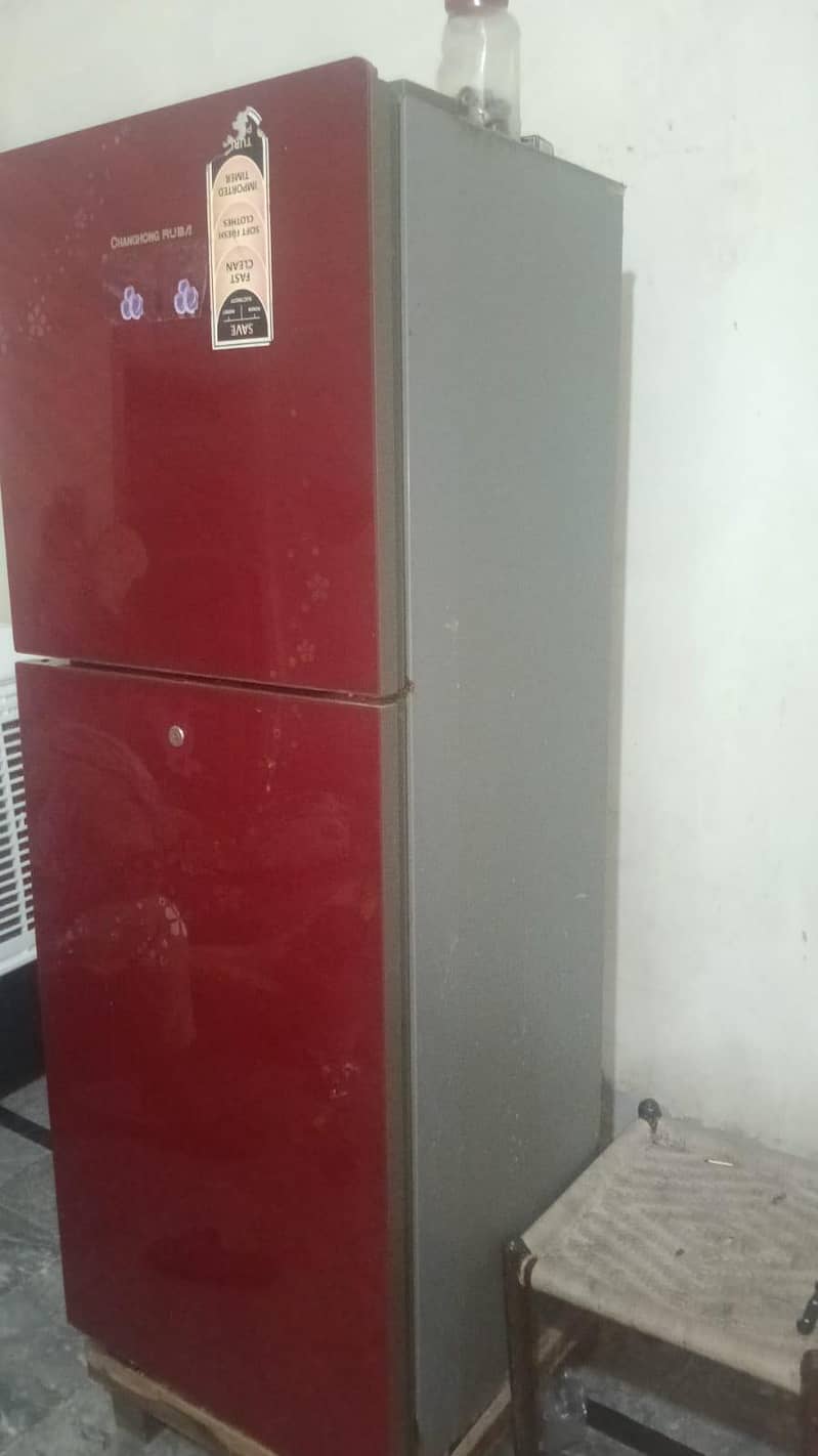 medium size fridge 0