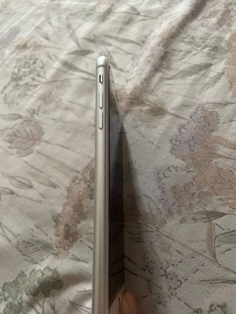 Apple iPhone 8 Plus 6