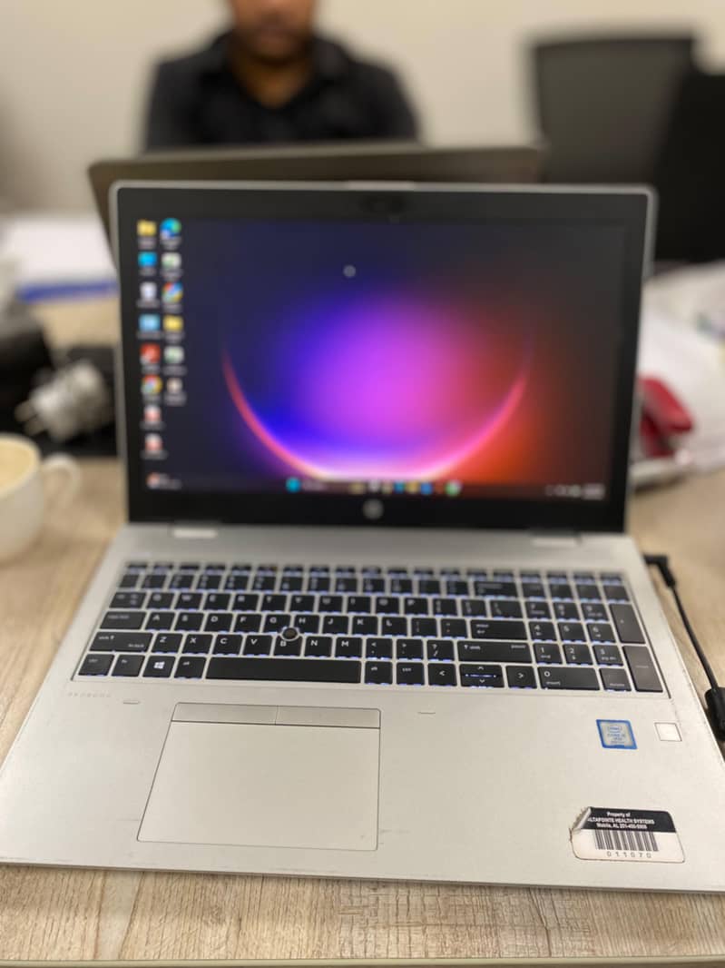 HP laptop 8