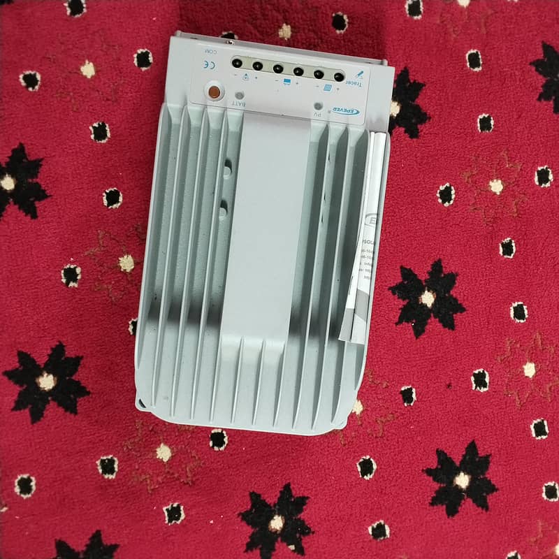 30Amp solar charge controller 6