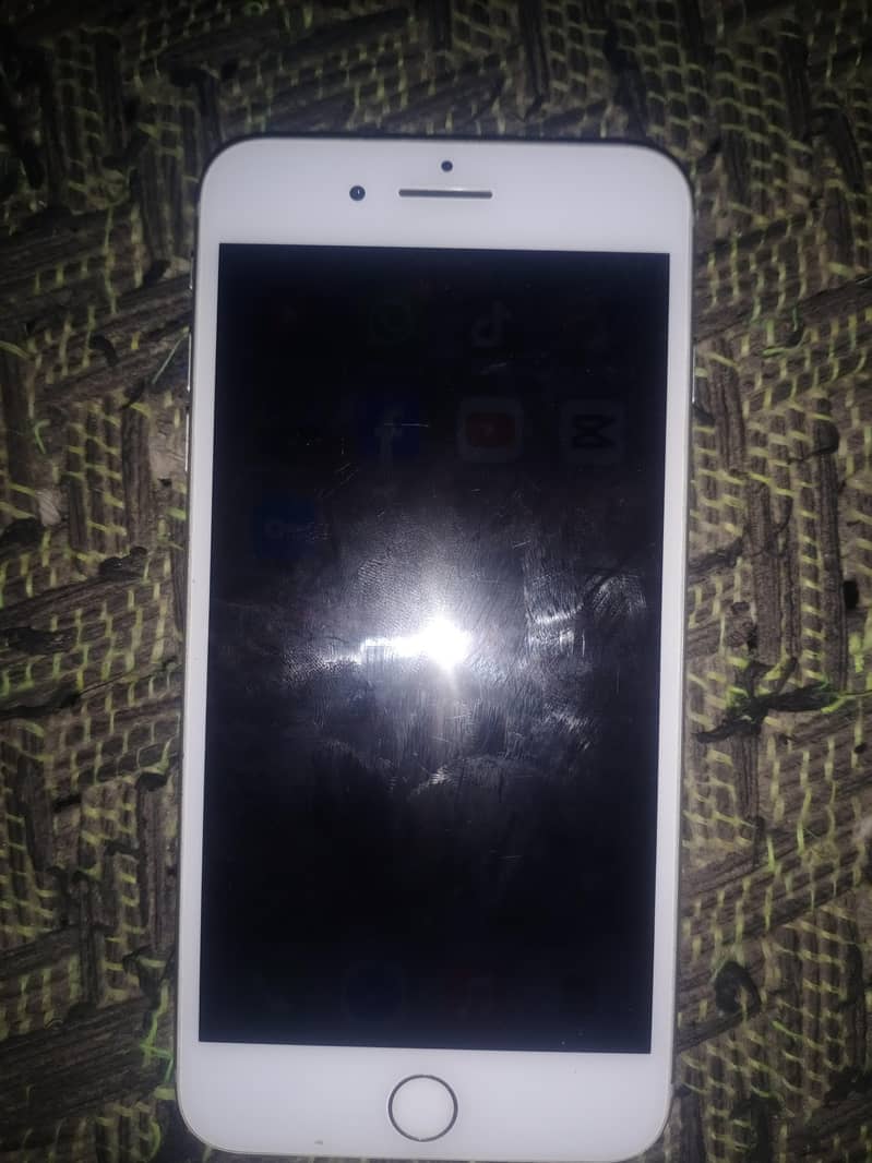 Apple iPhone 7 Plus 0