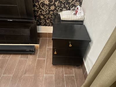 Complete bed set with side tables unused
