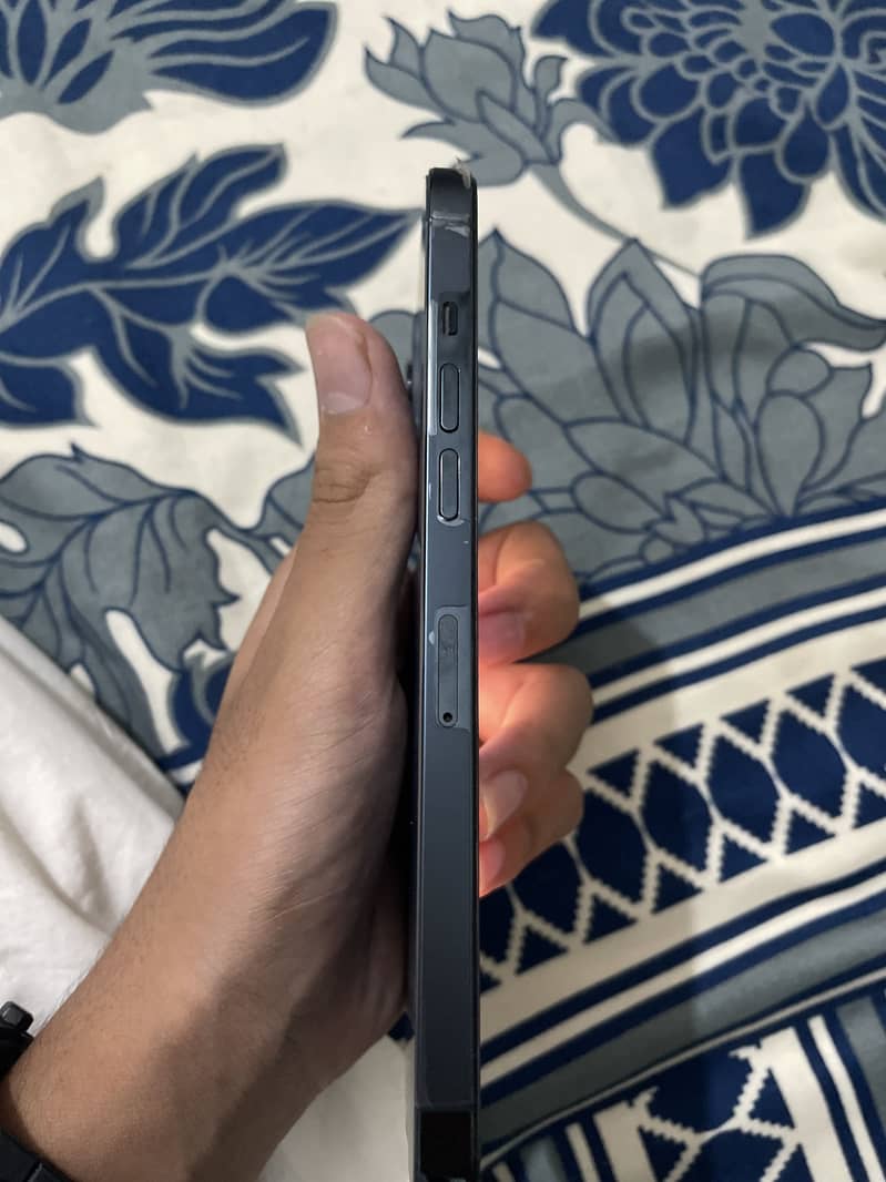 iPhone 12 Pro Max 1