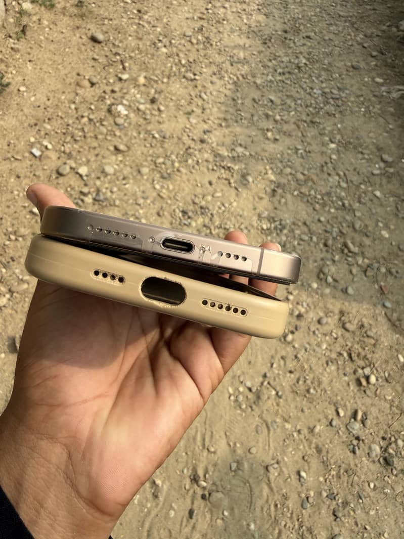 Apple iPhone 16 Pro Max 2