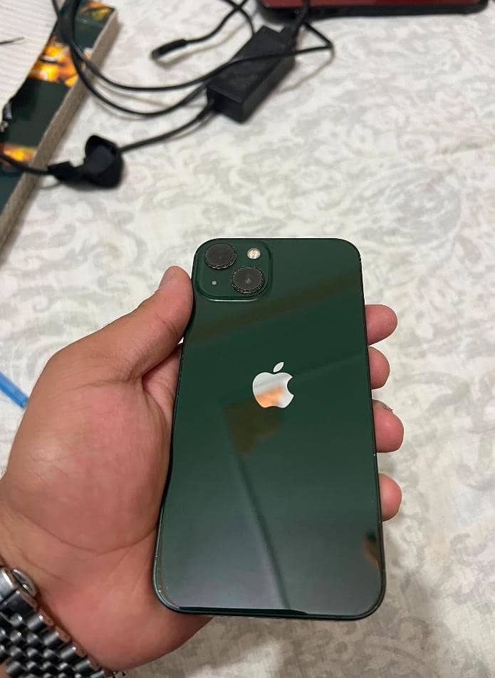 Apple iPhone 13 1
