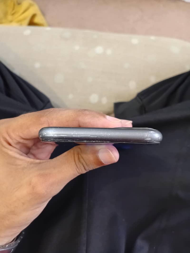Apple iPhone 11 5
