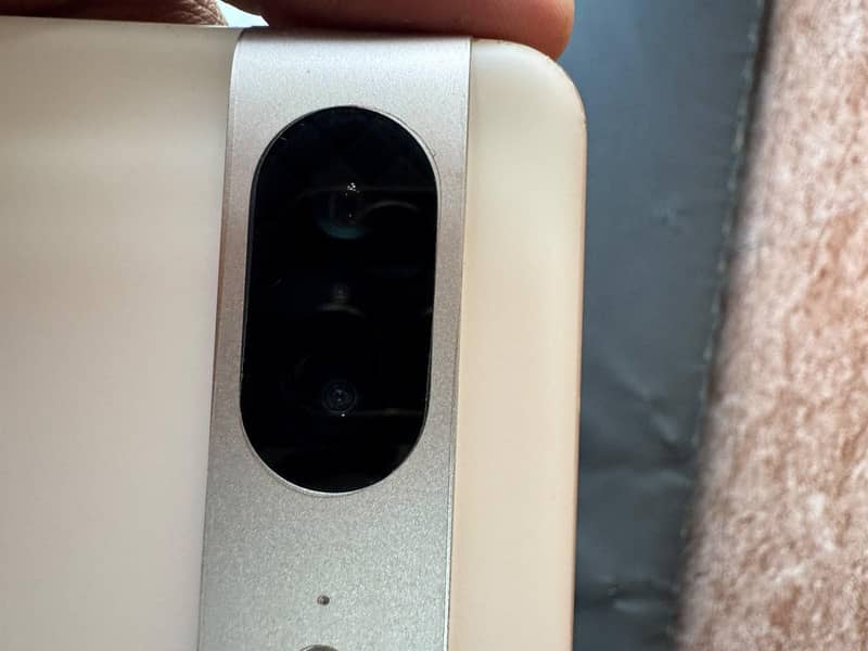 Google Pixel 8 4