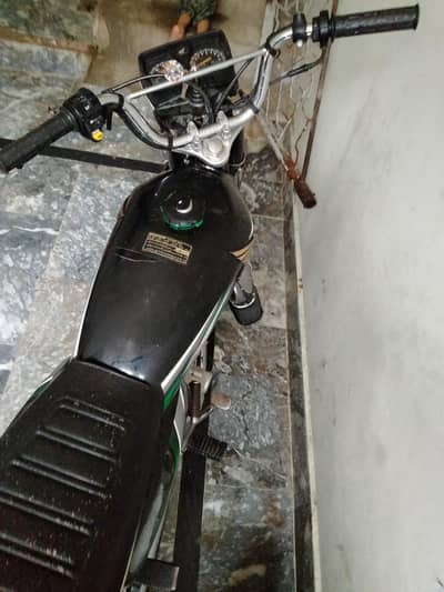 Honda 125 Black