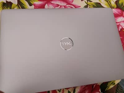 laptop Dell 11th generation 8 256