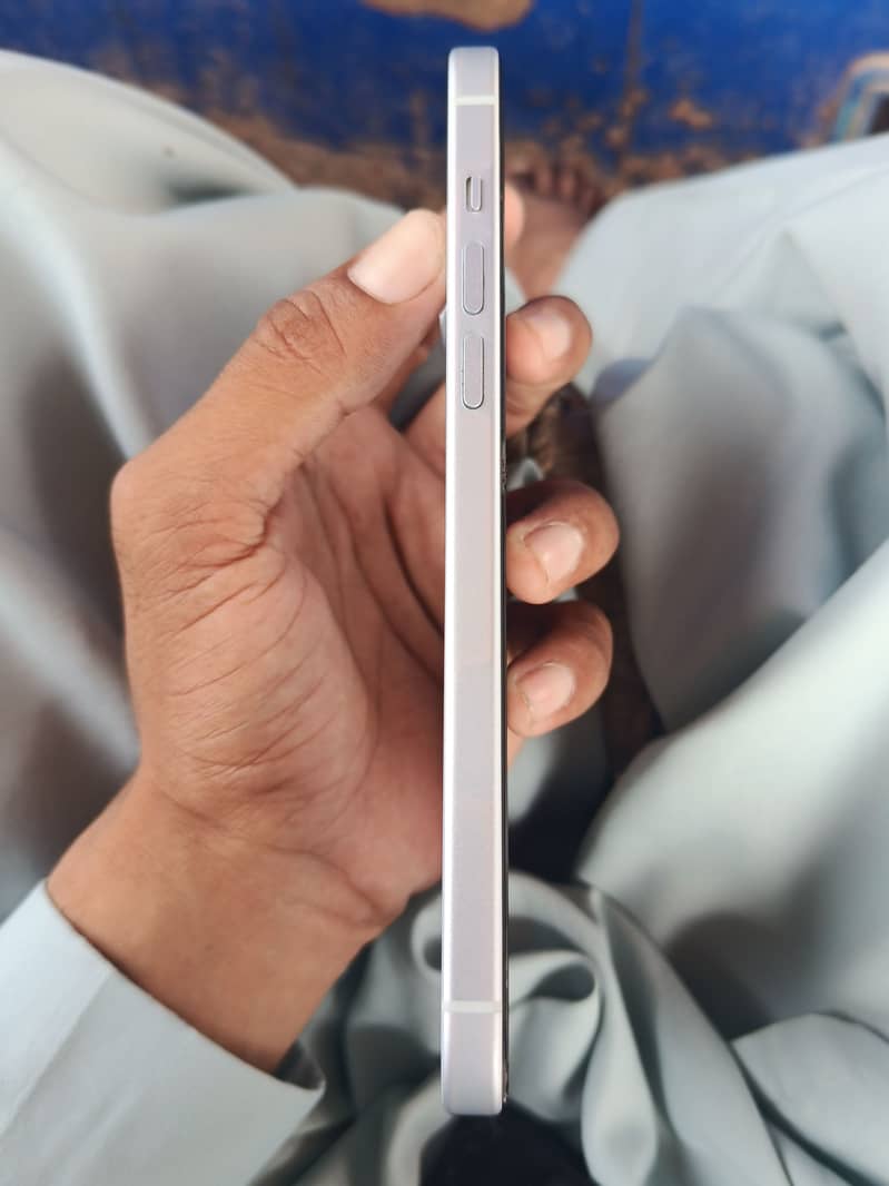 Apple iPhone 15 plus 1