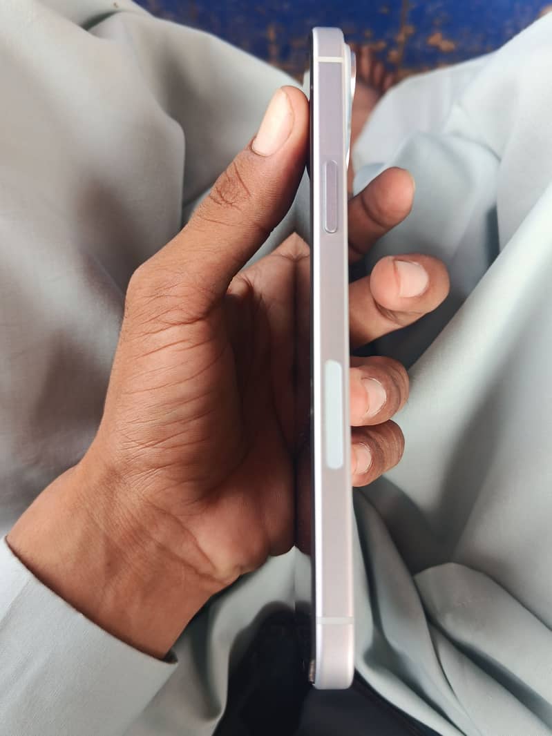 Apple iPhone 15 plus 2