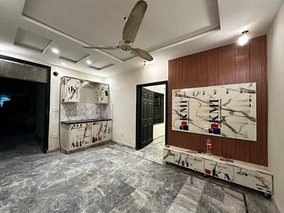 Ideal Prime Location Flat In Lahore Available For Rs. 5000000