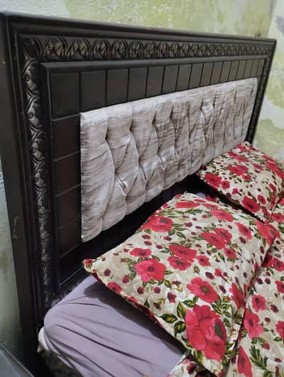 King Bed 2 Side Table And Dressing Table