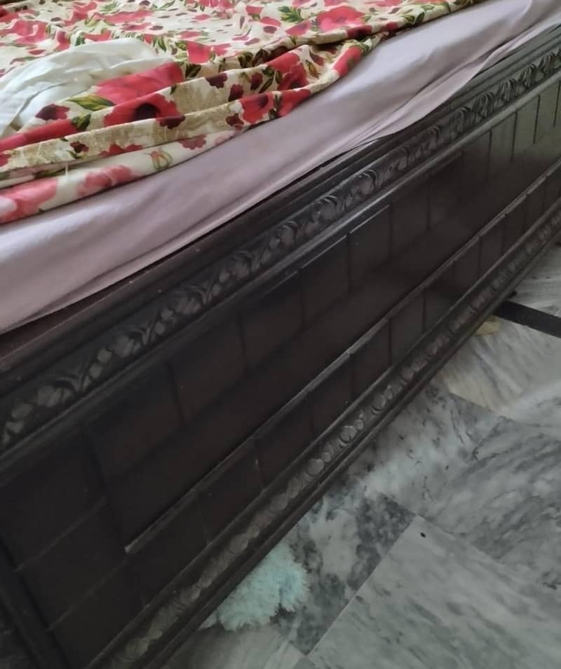 King Bed 2 Side Table And Dressing Table 4
