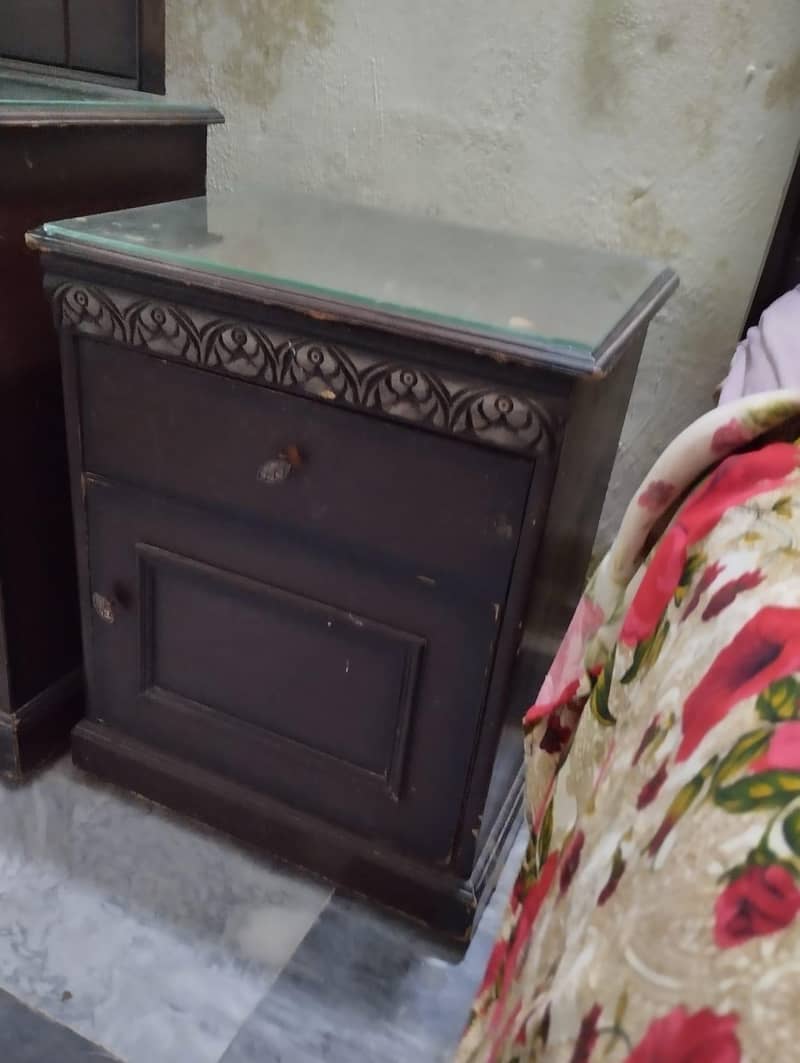 King Bed 2 Side Table And Dressing Table 5