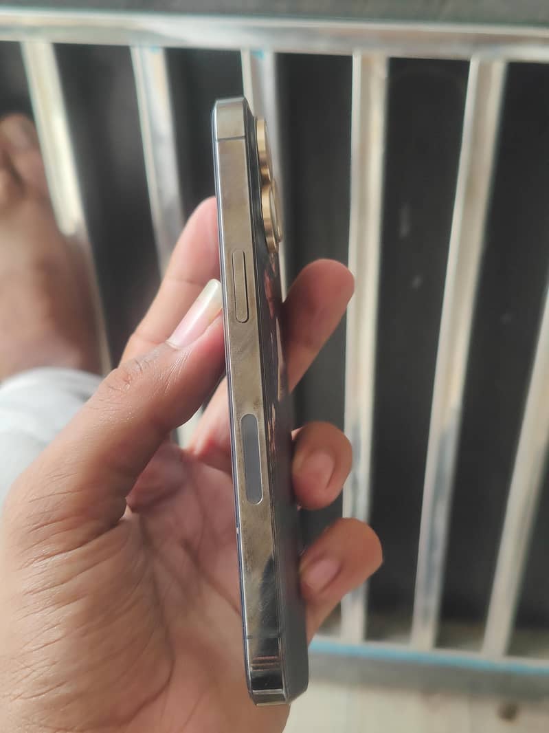 Apple iPhone 13 Pro 3