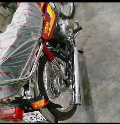 Honda CD 70 argent for sale all documents clear model 2006 condition